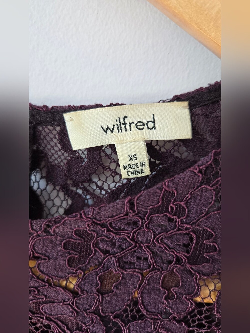 Wilfred Lapointe Lace Top - Picture 2 of 6